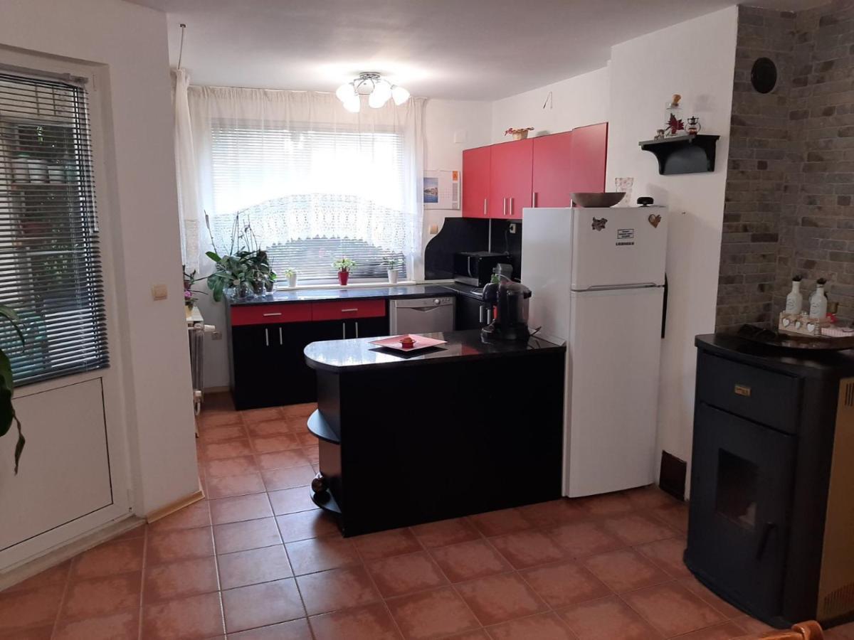 Къща За Гости Градина Aheloy Exterior foto